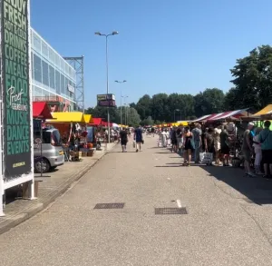 De grootste openlucht snuffelmarkt van Gelderland Fotograaf: Organisatieburo J. & E. van Aerle bv