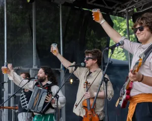 The Captain's Bear op Zomerfolk 2024. Foto: Wrister Kuiling